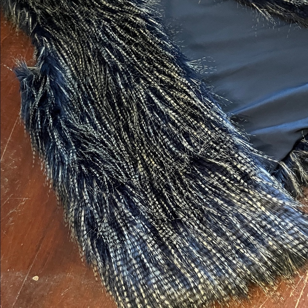 Mossimo Supply Co. Faux Fur Vest in Black and Gray - Picture 4 of 11